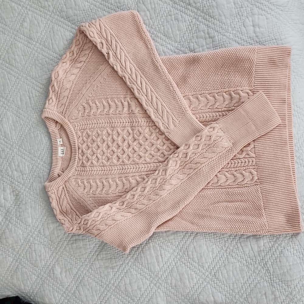 Gap sweater